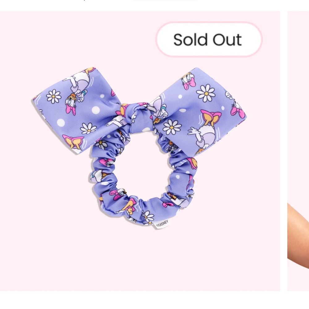Stoney Clover Lane Daisy Scrunchie